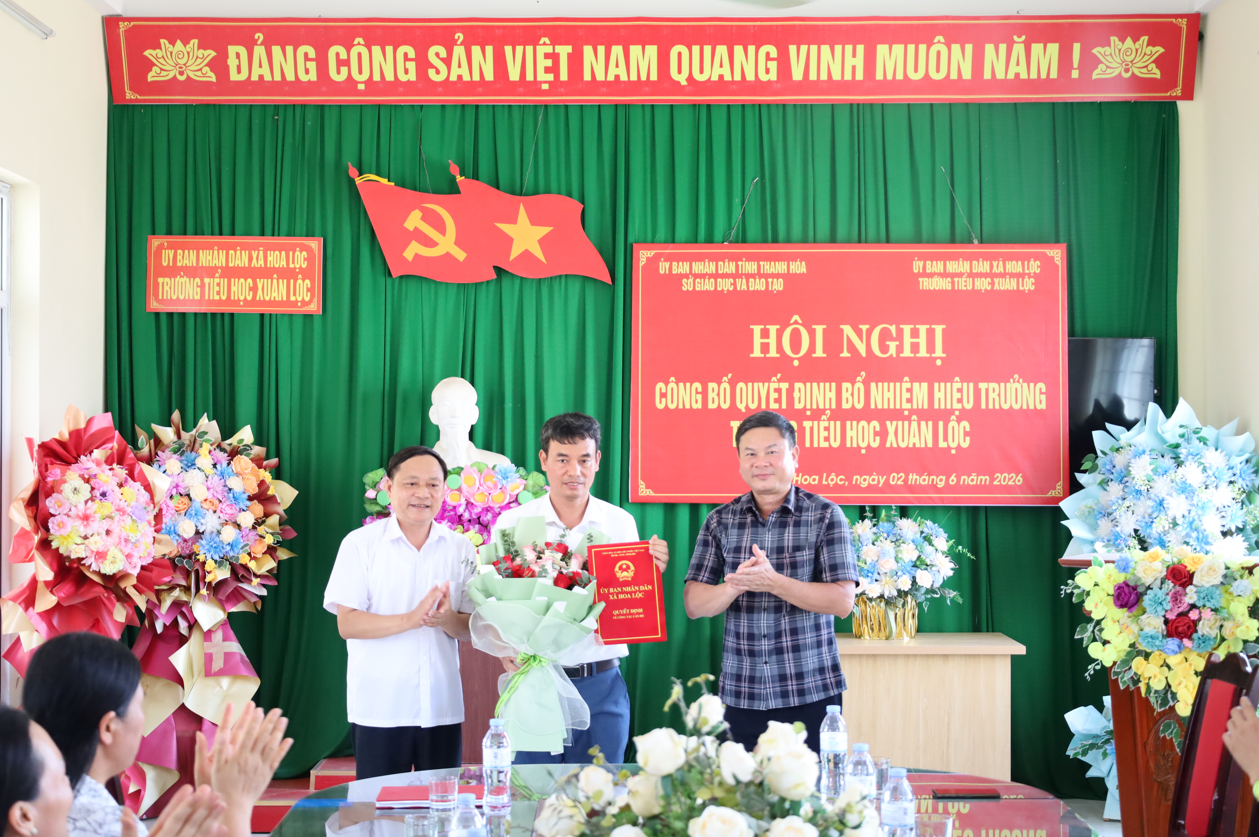Anh-tin-bai
